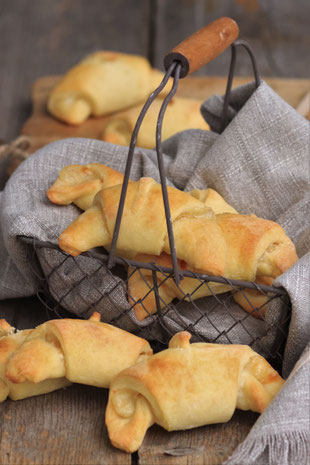 Kipferl mit Käsefüllung
