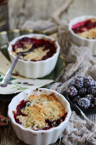 Pflaumen-Brombeer Crumble