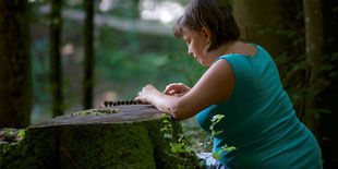 Lernort Natur: Schüler im Wald