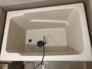 FRP浴槽ヘアークラック修理、塗装