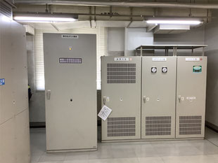 CVCF（無停電電源装置）の搬出入