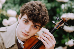 ANDREA CICALESE violino