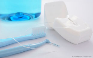 Wichtige Maßnahme gegen Mundgeruch: Reinigung der Zahnzwischenräume!
