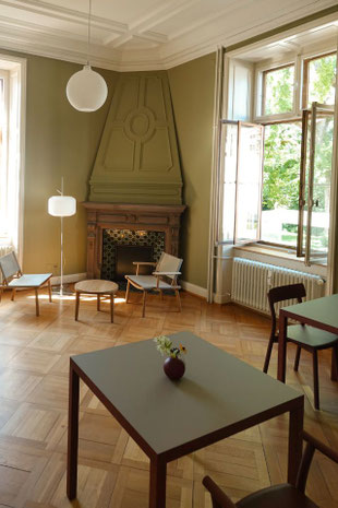 Cheminéeraum des Cafés