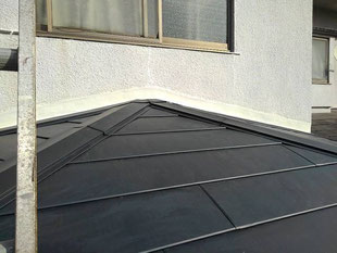 屋根の雨漏り修理　カバー工法