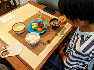 香里園駅　学習塾　食事