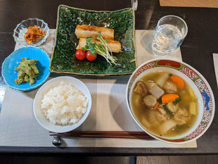 香里園駅　学習塾　食事