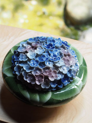 釉下彩紫陽花香炉