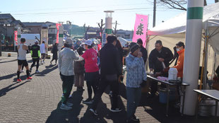 森町ロードレース大会湯茶接待の画像1