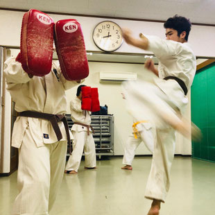 極真空手　空手　空手教室　中村道場　武道　初心者　大人の習い事　子どもの習い事　小学生空手　幼児空手　幼稚園空手　空手女子　女性空手　大人空手　礼儀作法　大阪市天王寺区の空手　大阪市港区の空手　玉造空手　弁天町空手