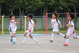 横浜市南区の少年サッカーチーム、サザンFCの試合風景