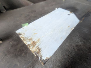 鉄製扉部分修理作業：工事前
