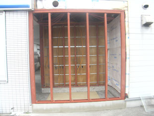 コンビニ壁下地鉄骨②：工事後