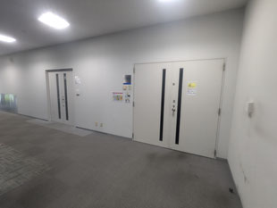 メール室通用廊下壁工事：工事前