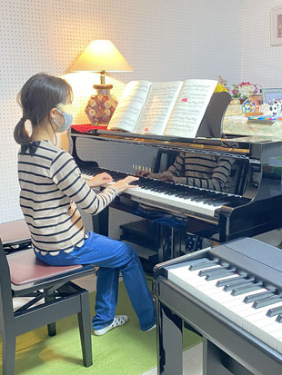 生徒さんの演奏風景｜大田区東雪谷羽金ピアノ教室