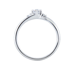 ダイヤのゆびわ あなたを大切にしたい そんな真っすぐな思いをエンゲージリングに込め