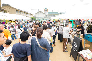 まつり会場の人通り