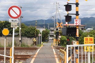 車両通行止めの道路標識（静岡県沼津市）