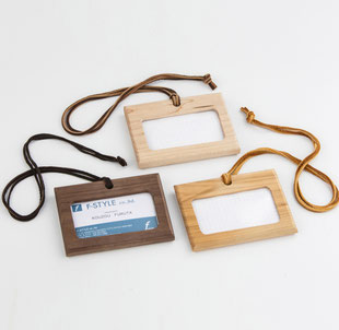 木材　IDカード　ネームプレート　クラフト　木　Wood　手づくり　ハンドメイド　銘木　メイプル　チェリー　ウォルナット　家具材　希少　樹種