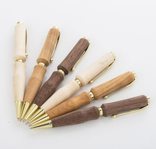 木材　ボールペン　筆記具　ツイスト式　回転　クラフト　木　Wood　手づくり　ハンドメイド　銘木　メイプル　チェリー　ウォルナット　家具材　希少　樹種