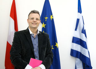 Matthias Laurenz Gräff als NEOS Representative für Griechenland. (Foto von Georgia Kazantzidu)