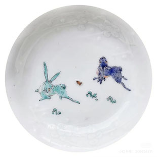 Fig. 26 Wucai Lobed Dish with Twin Rabbits in Relief, Collection of the Yanshan Art Museum © Tang Ying Society