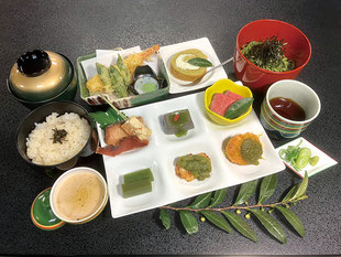昼食イメージ