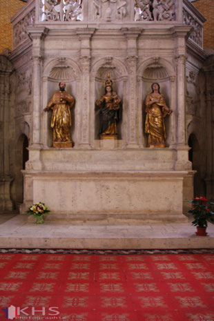 Bild: Der Altar der Klosterkirche Saint-Pierre in Moissac