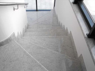 gewendelte Granittreppen und Marmortreppen 
