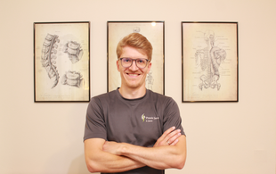 Sören Jaron, Physiotherapie, Osteopathie, Kinderosteopathie, Osteopathie für Säuglinge, Manuelle Therapie, Krankengymnastik, Massage, Lymphdrainage, Sportphysiotherapie, Heilpraktiker, Ortomolekulare Medizin, CMD, Kiefer