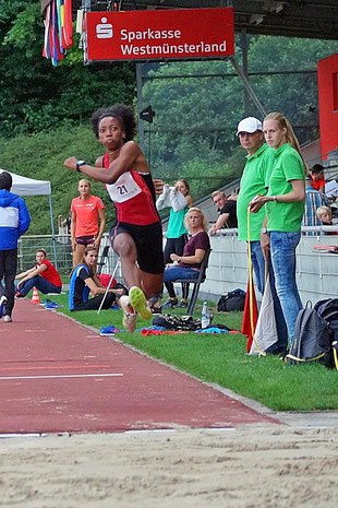 Die Kubanerin Liuba Maria Zaldivar kratzte an der 14-Meter-Marke im Dreisprung der Frauen. (Foto: Bernfried Knipping)