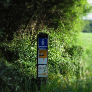 Schild zur Herberge am Ochenweg