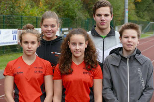Die LG Wittgenstein war auch beim Werfertag des LAV Dietzhölztal vertreten: (v.li.) Aaliyah Keller, Lisa Hackler (beide TSV Wingeshausen), Franziska Walle, Dariusz Seidel, Johannes Hundte (alle TV Laasphe).