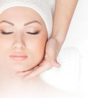 Soins du visage dans institut de beauté à Serre Chevalier