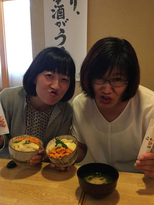 久々のウニ丼にテンションが上がる可愛いタコチューと大タコ(笑)