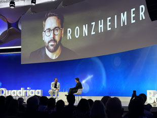 Der Podcast von Paul Ronzheimer wurde live übertragen.