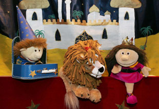 Bild Märchenbühne Zauberer Pfiffikus, Löwe Simsalabim und Prinzessin Samira