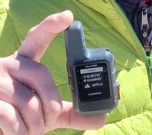 InReach Notfallgerät - immer dabei. Hier auf 6'075 m
