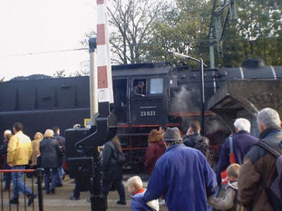 Foto van de 23023, een gastlocomotief die de trein uit Rotterdam heeft getrokken naar de festiviteiten in en om Valkenburg