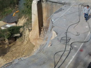 La zona in frana sulla quale è stata posizionata la rete metallica