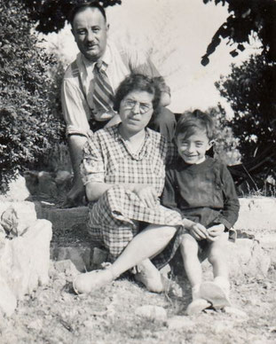 Marc, avec son père et sa mère, Esther SICARD