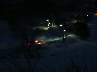 暗いうちから除雪。町は綺麗に除雪されていました