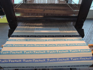 Langlebige Technik: Im Museum "Tuch + Technik" arbeiten gerettete Textilmaschinen wie Webstühle auch nach einhundert Jahren noch. Foto: C. Schumann, 2024