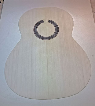 Gitarrendecke fertig zum Bebalken