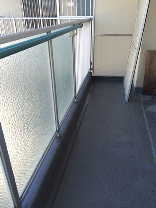 <img src="after.jpg" alt="大阪市のマンションベランダで、鳩フン清掃後にきれいになった様子">