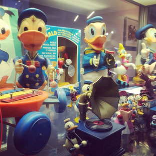 Der Karlsruher Martin Wacker besitzt eine der größten Donald Duck-Sammlungen, in Deutschland vermutlich die größte.