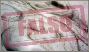 Macrofotografia particolare di un bassorilievo in marmo, falso ottocentesco. ©Foto archivio personale di studio di Tamara Follesa