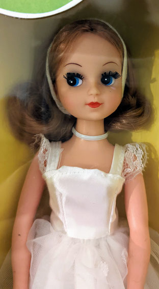 Later white Ballerina with Ballerina facemold, head is however slightly bigger and softer than of the blue Ballerina I own.