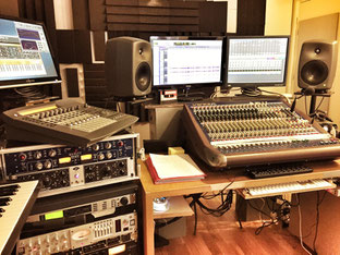 Régie Brut de Prod, Midas F24, Protools, Genelec, Manley, Avalon, Universal Audio, dBX, Drawmer, Db MAX