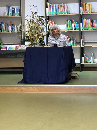 Meine Lesung in der Mömlinger Bücherei am Dorfplatz, hat mir eine Riesenfreude bereitet. Stimmung und Publikum waren einfach klasse. Schön, dass ihr da gewesen seid!